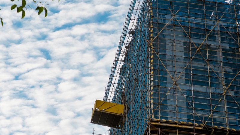 吊顶基层处理开裂是建筑施工中常见的问题，通常由以下原因引起：